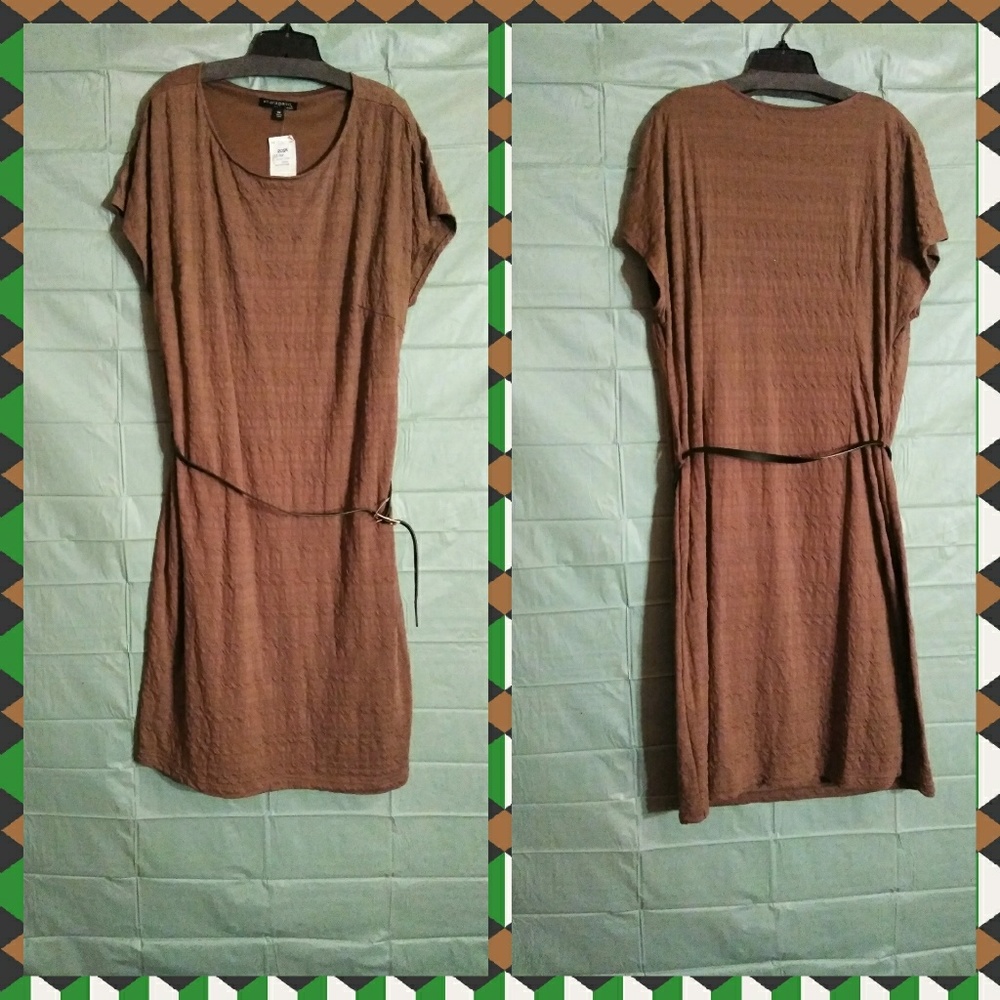 Dress - Picture 2 of 2